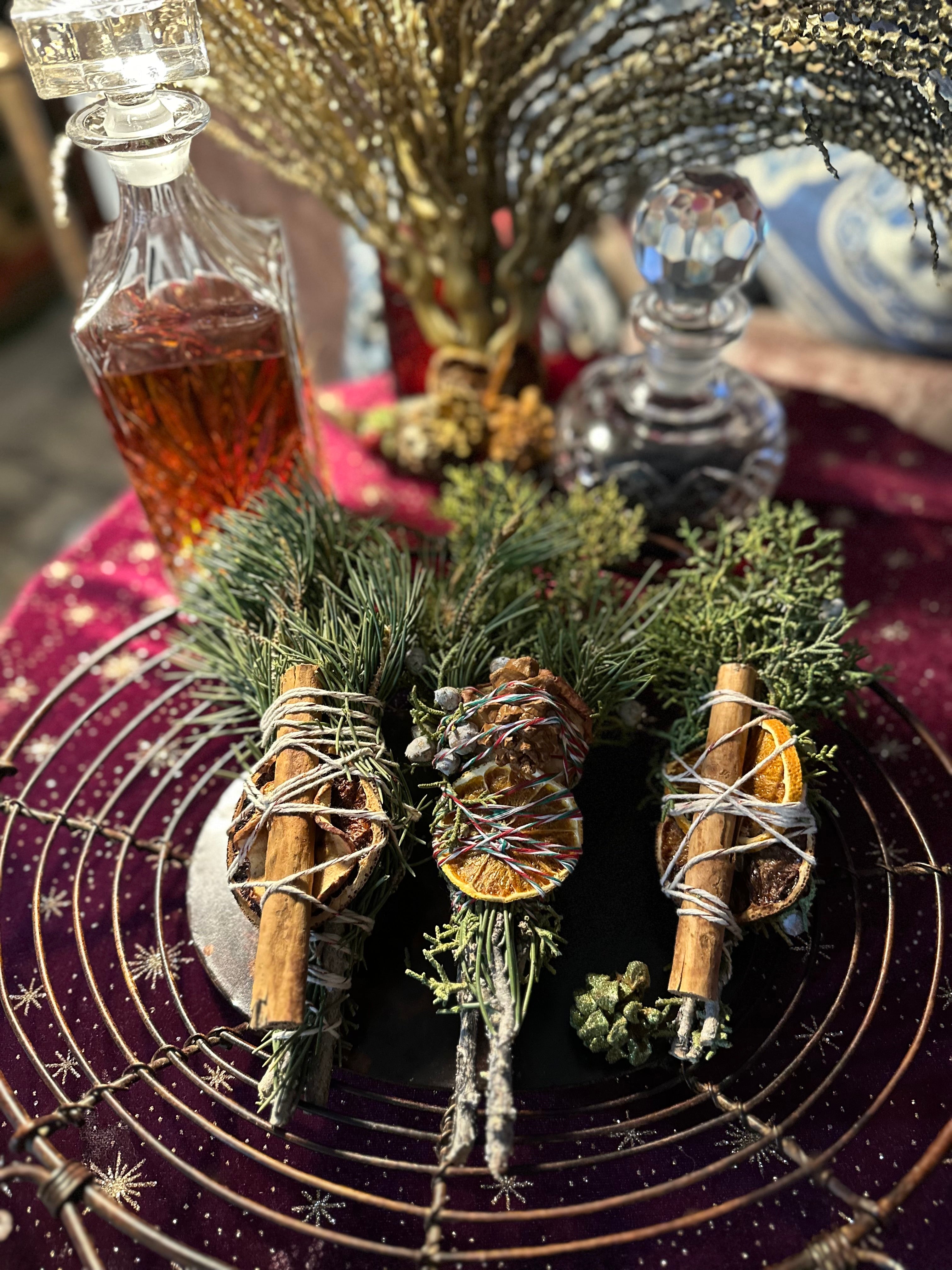 ✨ Holiday Smudge Bundles – Winter Magic for Cleansing, Protection & Blessing