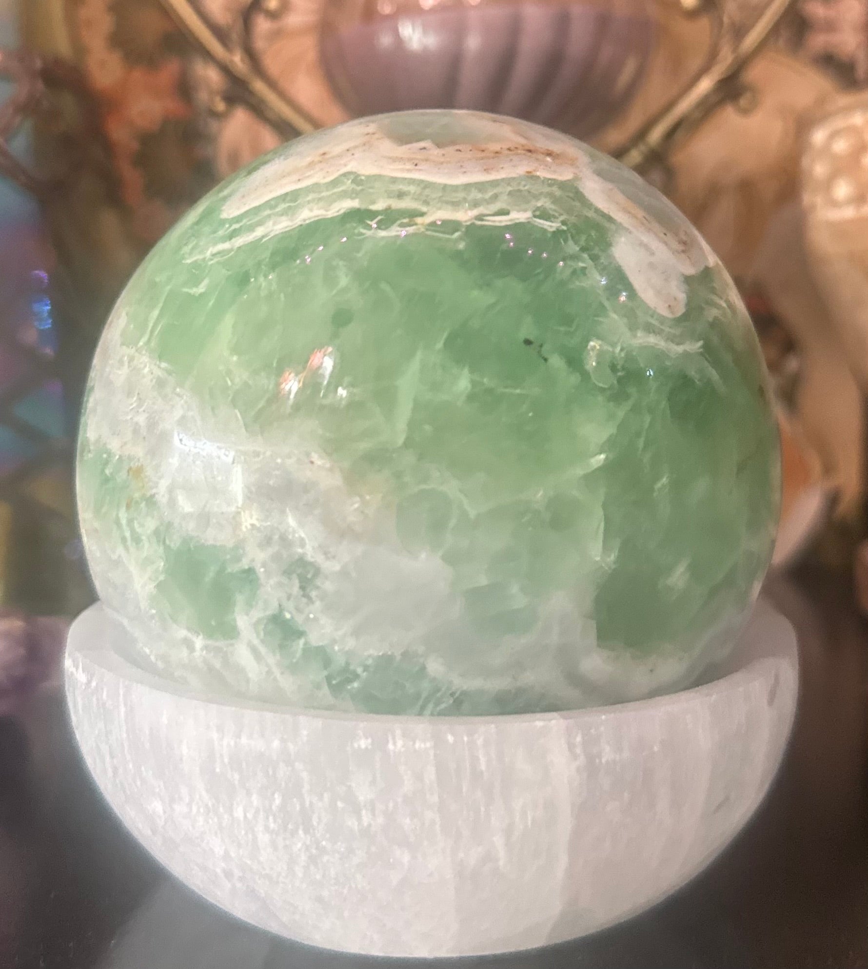 Green Calcite Sphere – Heart Healing, Emotional Renewal & Feminine Restoration (3 lb)