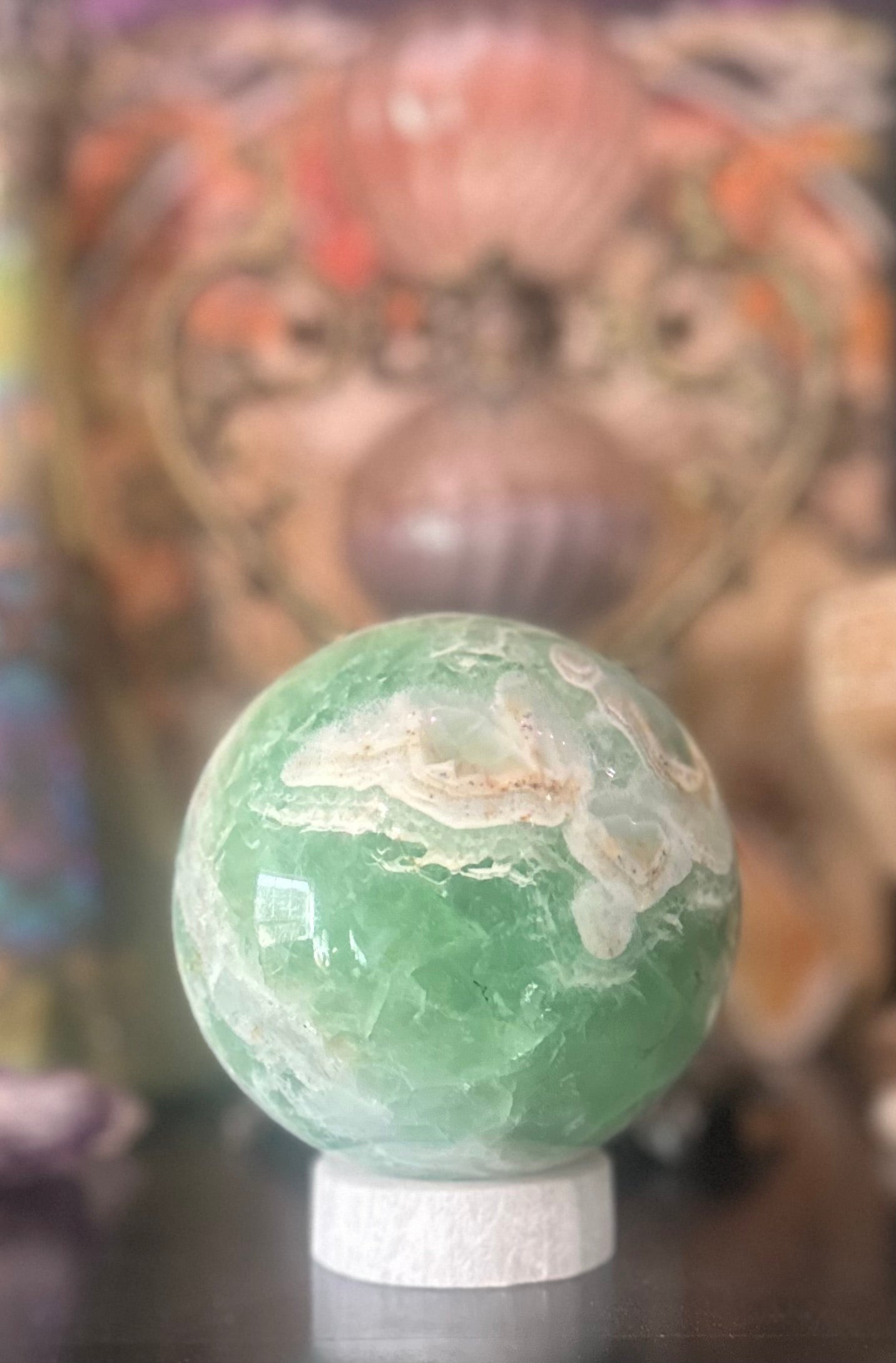 Green Calcite Sphere – Heart Healing, Emotional Renewal & Feminine Restoration (3 lb)
