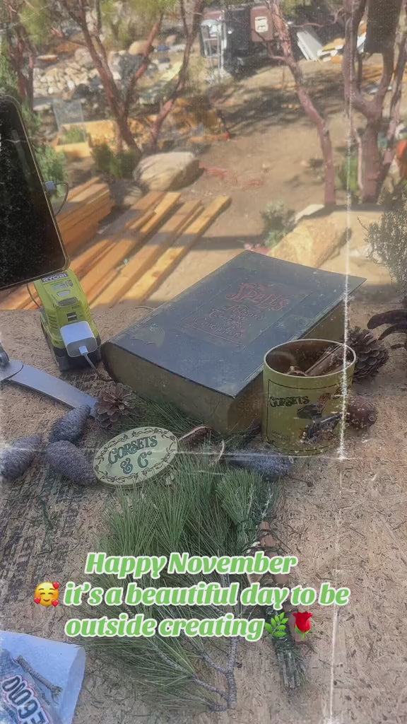 ✨ Holiday Smudge Bundles – Winter Magic for Cleansing, Protection & Blessing